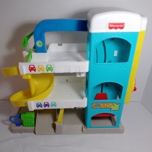 Fisher Price Little People  Helpful Neighbors Garage Playset 2018